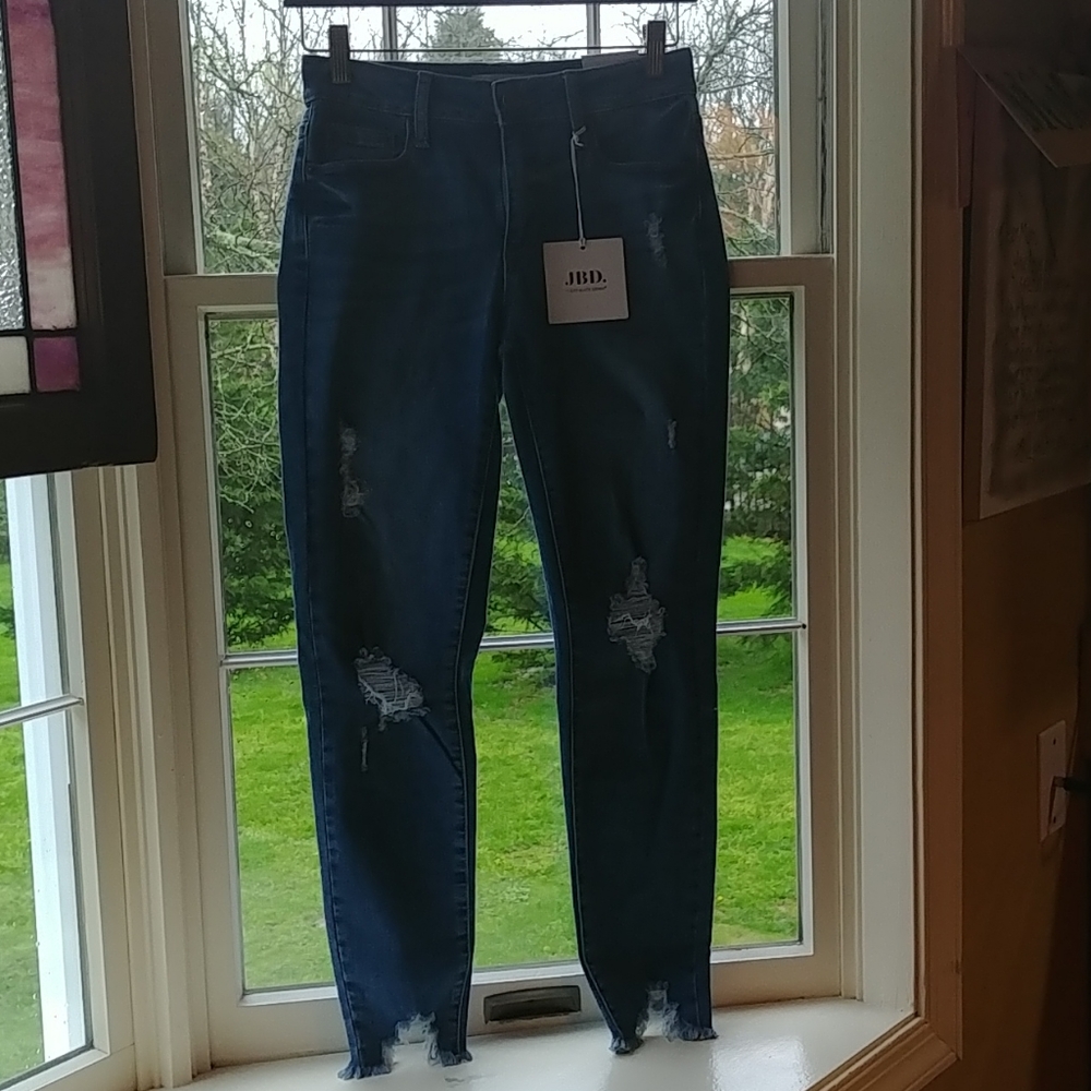 NEW SOFT COMFY DISTRESSED JBD JEANS